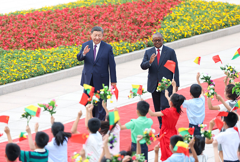 習近平同幾內亞比紹總統(tǒng)恩巴洛會談「相關圖片」